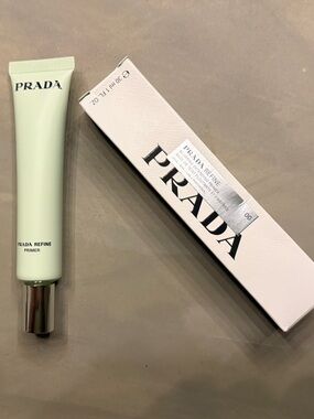 Prada Refine Blurring Extending Primer - 00 Universal